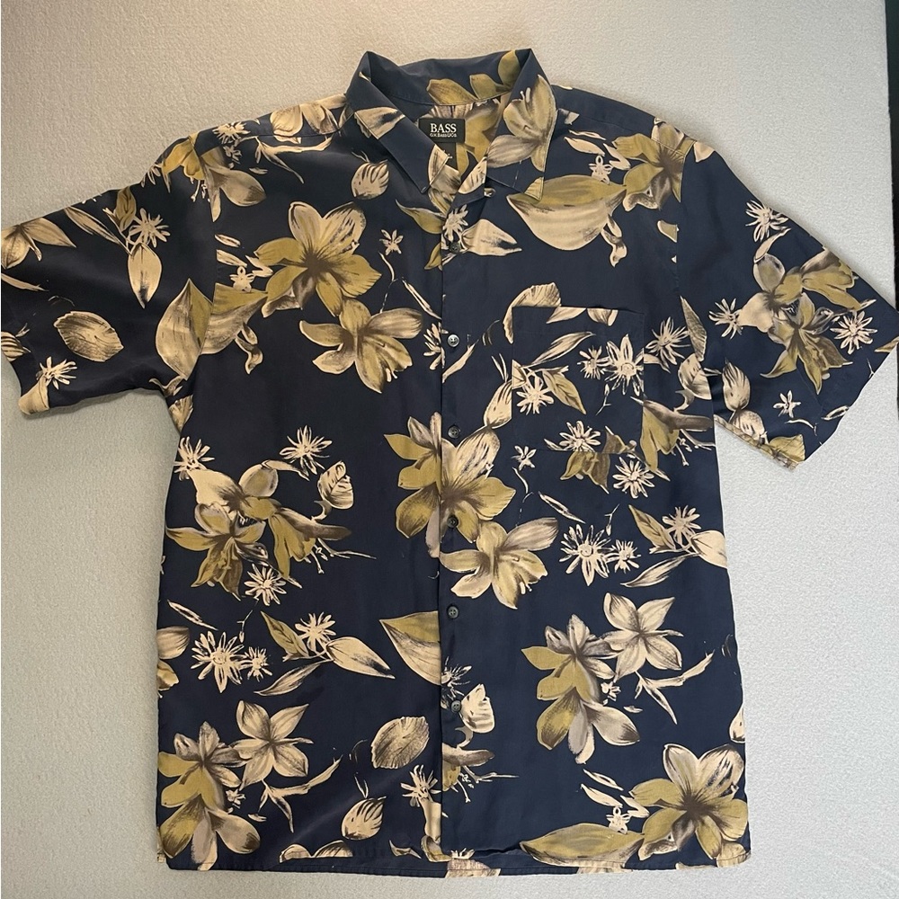 GH Bass & Co Shirt Men Medium Blue Button Up Hawaiian Floral Silk All Over Print